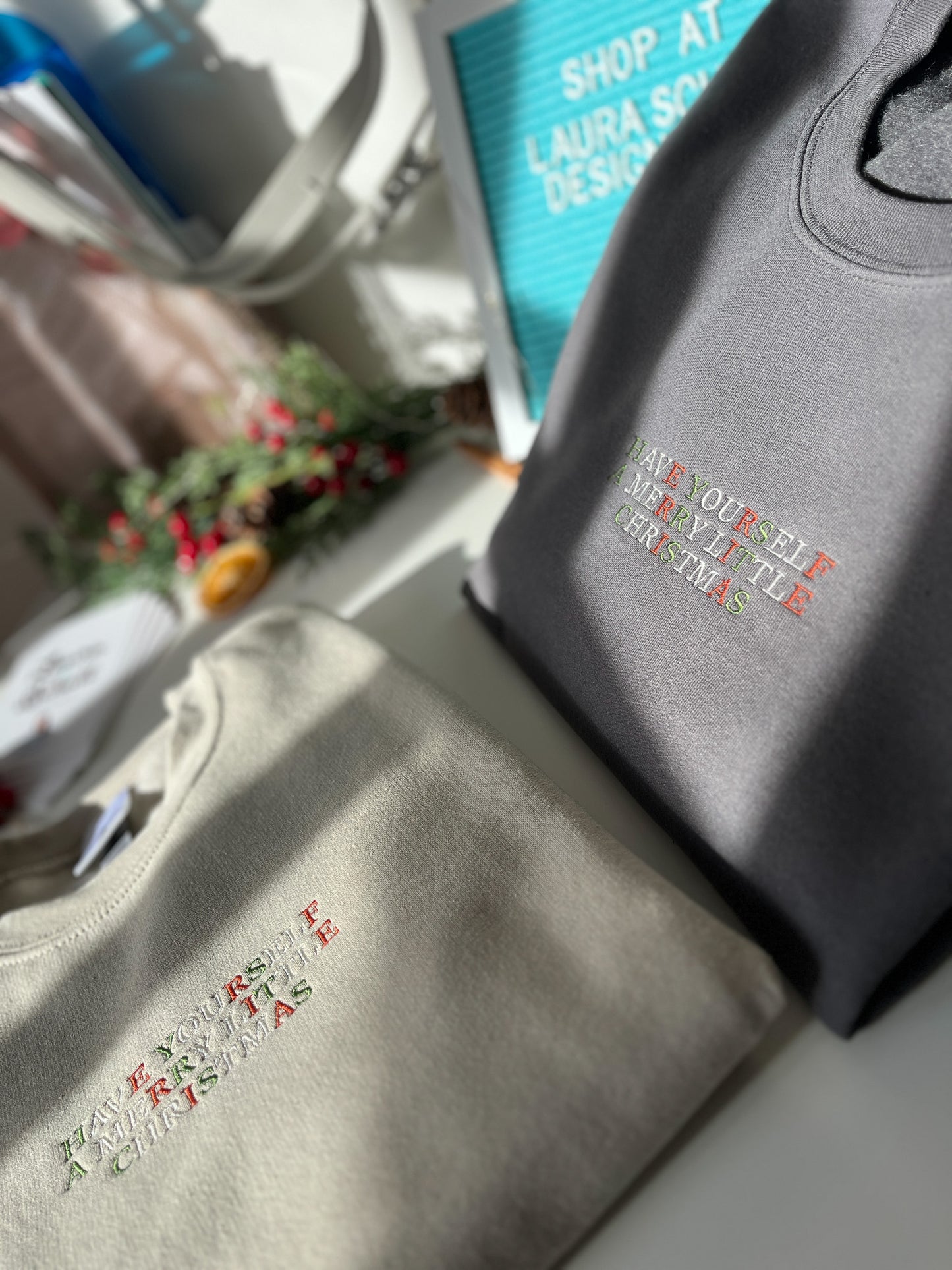 Ten una feliz sudadera navideña