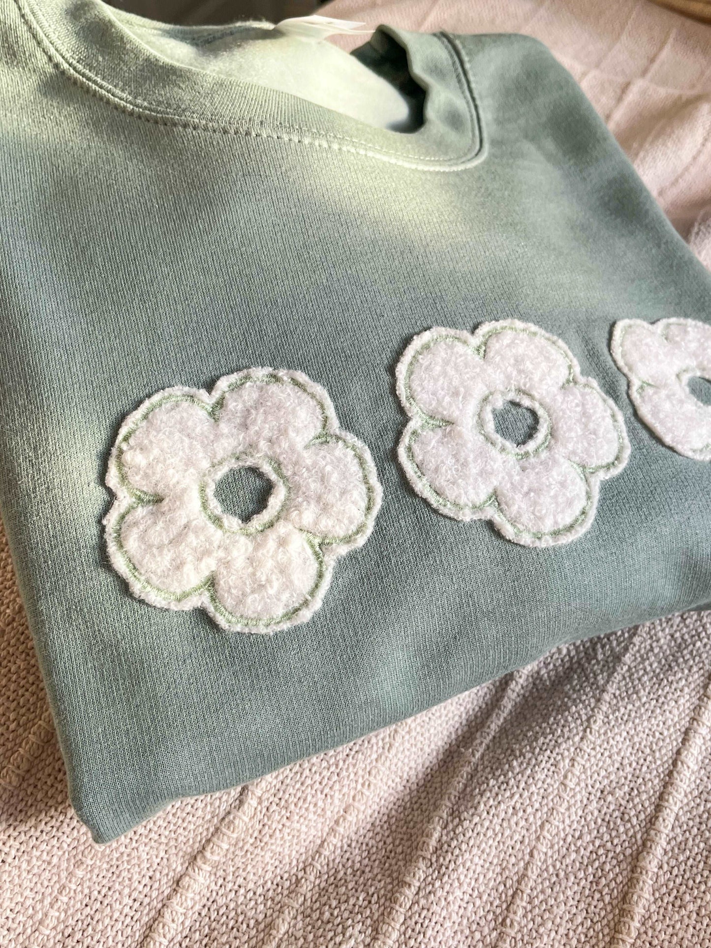 Green Fluffy Floral Applique Sweatshirt