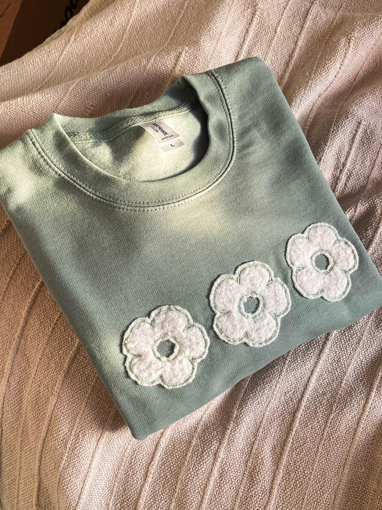 Green Fluffy Floral Applique Sweatshirt